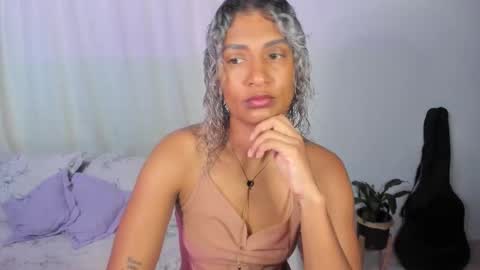 Sarah online show from October 26, 3:40 pm