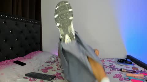 help me reach 100 likes babe online show from December 13, 6:00 am