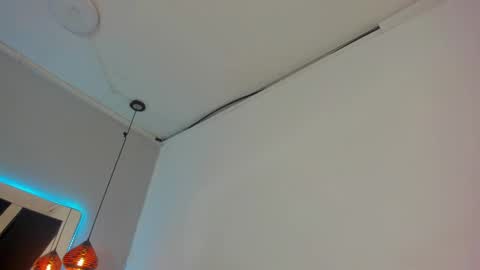 A N T O N E L L E  online show from January 16, 11:15 am