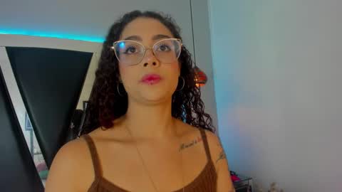 A N T O N E L L E  online show from January 19, 11:23 am