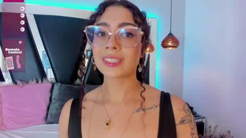 A N T O N E L L E  online show from February 9, 12:08 pm