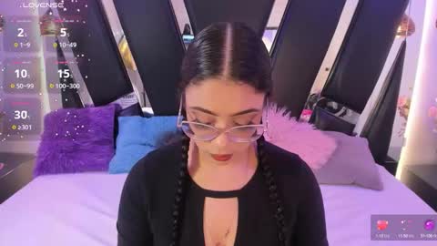 A N T O N E L L E  online show from October 2, 11:39 am