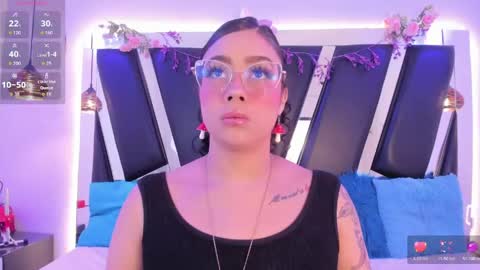 A N T O N E L L E  online show from April 21, 11:16 am