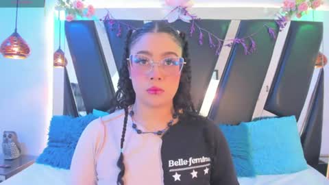 A N T O N E L L E  online show from July 10, 11:13 am