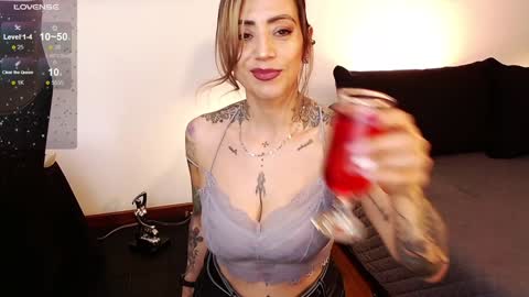 Snapshot of antoniavillamizar chatting on December 17, 1:05 pm Anto    online show from December 17, 1:05 pm