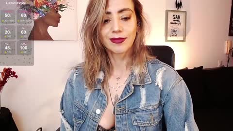 Snapshot of antoniavillamizar chatting on December 20, 1:54 pm Anto    online show from December 20, 1:54 pm