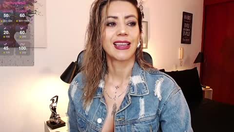 Snapshot of antoniavillamizar chatting on January 16, 10:42 am Anto    online show from January 16, 10:42 am