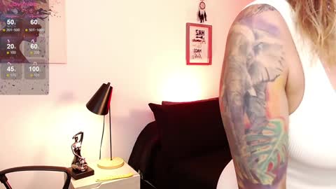 Snapshot of antoniavillamizar chatting on January 18, 11:11 am Anto    online show from January 18, 11:11 am