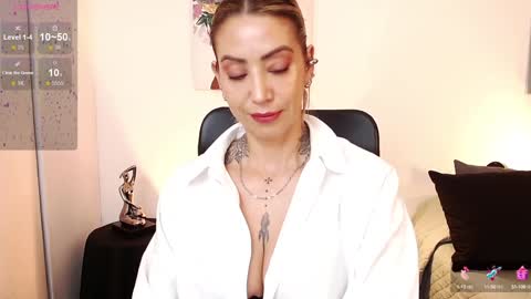 Snapshot of antoniavillamizar chatting on February 4, 10:21 am Anto    online show from February 4, 10:21 am