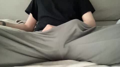 Snapshot of antoniobastt chatting on March 12, 3:51 pm tonbas online show from March 12, 3:51 pm