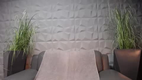 Snapshot of antoniovalentinidiamond chatting on December 31, 12:11 am HI My name is Antonio online show from December 31, 12:11 am