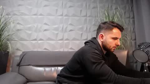 Snapshot of antoniovalentinidiamond chatting on January 23, 8:13 pm HI My name is Antonio online show from January 23, 8:13 pm