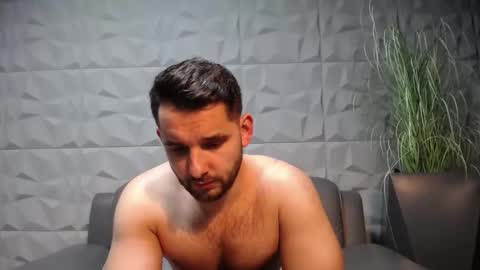 Snapshot of antoniovalentinidiamond chatting on February 3, 12:04 am HI My name is Antonio online show from February 3, 12:04 am