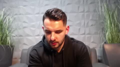 Snapshot of antoniovalentinidiamond chatting on February 11, 8:10 pm HI My name is Antonio online show from February 11, 8:10 pm