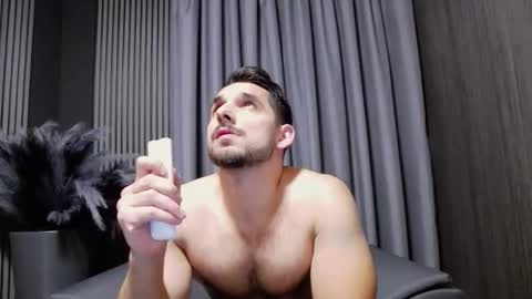Snapshot of antoniovalentinidiamond chatting on November 6, 7:59 pm HI My name is Antonio online show from November 6, 7:59 pm