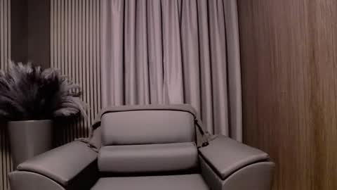 Snapshot of antoniovalentinidiamond chatting on December 2, 7:42 pm HI My name is Antonio online show from December 2, 7:42 pm