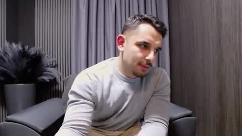 Snapshot of antoniovalentinidiamond chatting on December 13, 7:53 pm HI My name is Antonio online show from December 13, 7:53 pm