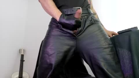 Snapshot of antonnello_ chatting on July 15, 3:28 pm antonnello_ online show from July 15, 3:28 pm