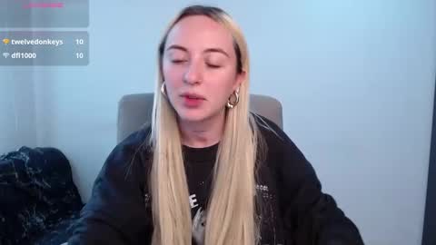 Snapshot of anttoniia chatting on January 3, 9:57 pm Antonia online show from January 3, 9:57 pm