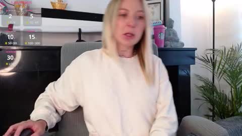 Snapshot of anttoniia chatting on November 12, 8:30 pm Antonia online show from November 12, 8:30 pm