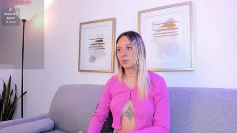 Antonia online show from January 18, 2:43 pm