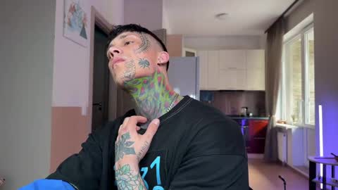 Tom online show from April 2, 6:11 am