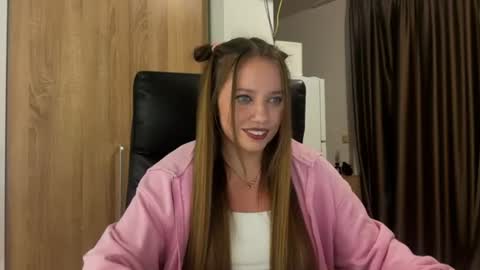 Aneutta online show from August 3, 5:27 pm