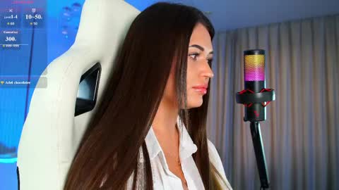 Snapshot of anutka_chocolatee chatting on June 5, 2:51 am Anna online show from June 5, 2:51 am