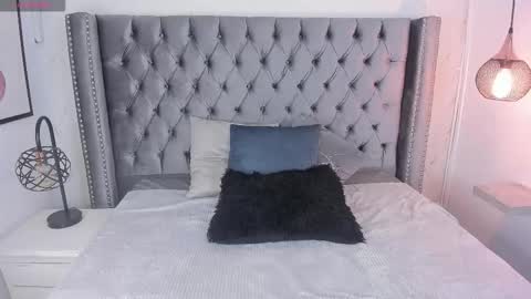 anya_belth online show from October 26, 3:51 pm