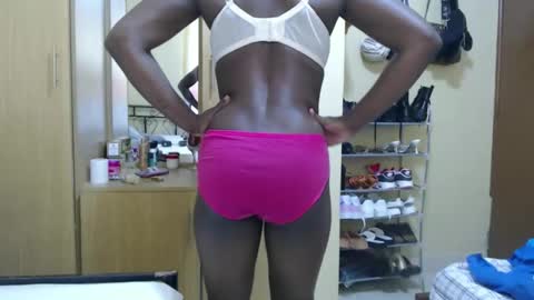 Snapshot of anya_h chatting on November 29, 7:44 am Gracious online show from November 29, 7:44 am