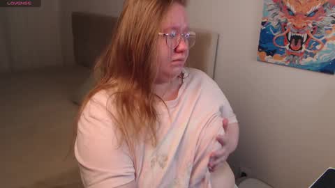 Snapshot of anya_muna chatting on December 7, 9:22 pm Anya Muna online show from December 7, 9:22 pm