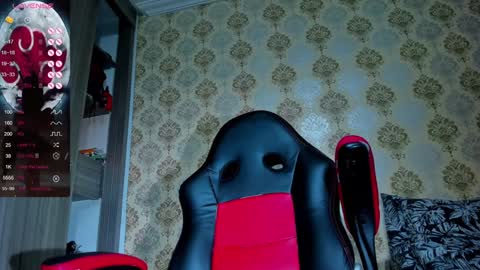 Snapshot of anya_weisz chatting on December 26, 12:25 am Camila online show from December 26, 12:25 am