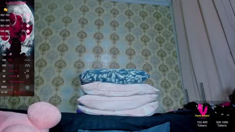 Snapshot of anya_weisz chatting on February 2, 10:28 pm Camila online show from February 2, 10:28 pm