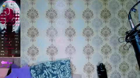 Snapshot of anya_weisz chatting on February 15, 6:12 am Camila online show from February 15, 6:12 am