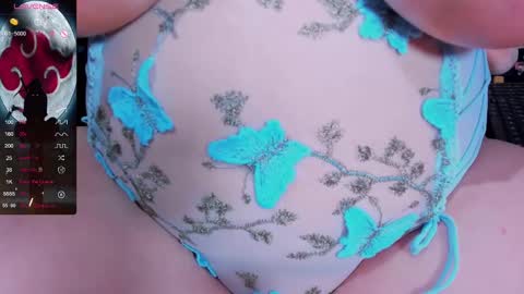 Snapshot of anya_weisz chatting on February 19, 8:33 am Camila online show from February 19, 8:33 am