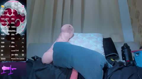 Snapshot of anya_weisz chatting on October 18, 5:10 am Camila online show from October 18, 5:10 am