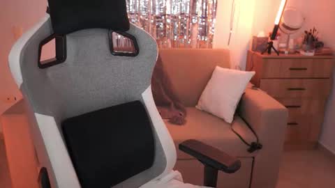 anya online show from January 16, 8:57 pm