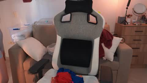 anya online show from February 8, 6:44 pm