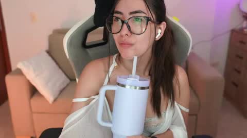 anya online show from June 7, 9:51 pm