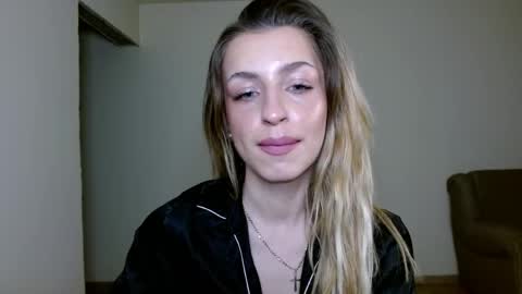 Anya online show from April 22, 7:37 pm