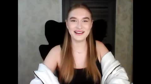 Snapshot of anyasmack chatting on December 18, 4:35 pm AnyaSmack online show from December 18, 4:35 pm