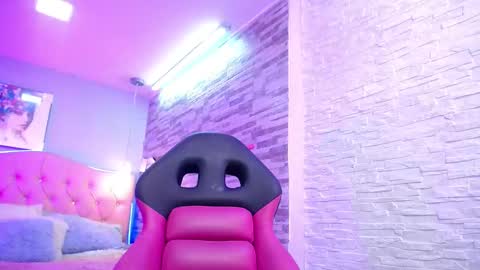 Anyela  online show from December 3, 6:38 pm