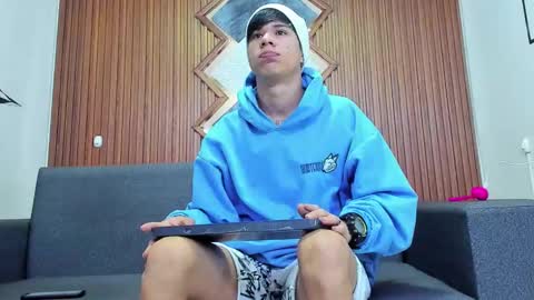 Snapshot of anyelo_sexyhot chatting on January 16, 11:37 am anyelo_sexyhot online show from January 16, 11:37 am