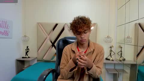 anyelotwink online show from January 9, 1:03 pm