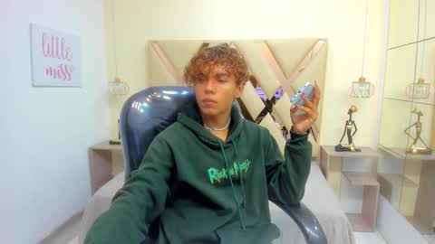 anyelotwink online show from February 15, 1:09 pm