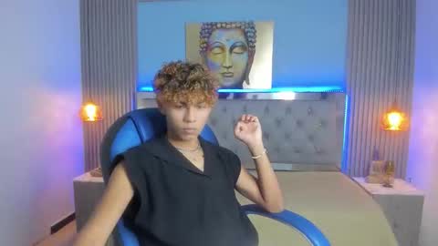 anyelotwink online show from March 23, 6:17 am