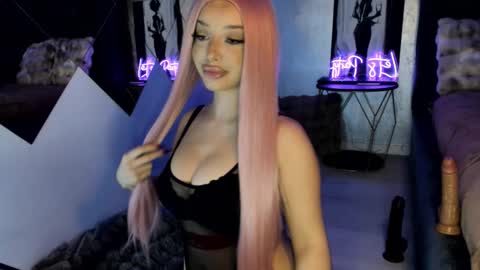 Snapshot of anyolaveritas chatting on November 23, 8:52 pm Sophie online show from November 23, 8:52 pm