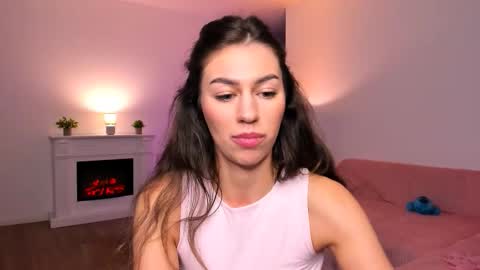 Anysa Smith online show from February 15, 7:51 am