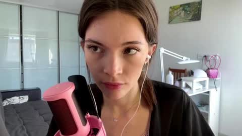 Snapshot of anytka12 chatting on February 2, 10:03 am anytka12 online show from February 2, 10:03 am