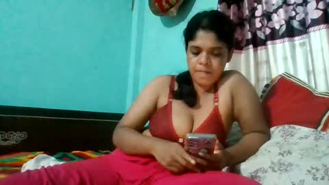 Snapshot of apa142817 chatting on June 20, 7:22 am Aparalux online show from June 20, 7:22 am